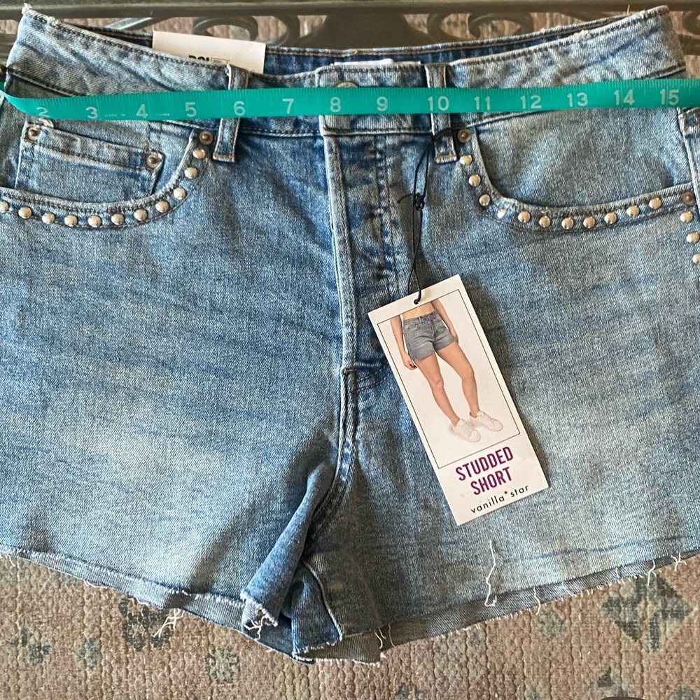 Vanilla Star Studded Jean Shorts Size 28 - Picture 3 of 4